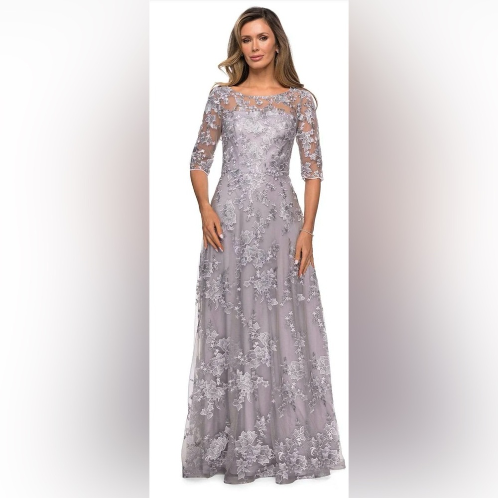 La Femme Illusion Neckline Embroidered Dress in Lavender Size 2 NWT